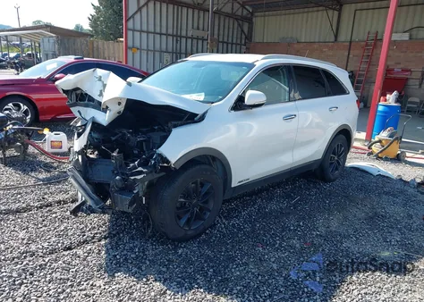 2017 Kia Sorento 3.3L Lx z USA, uszkodzony, nr VIN 5XYPGDA53HG185999